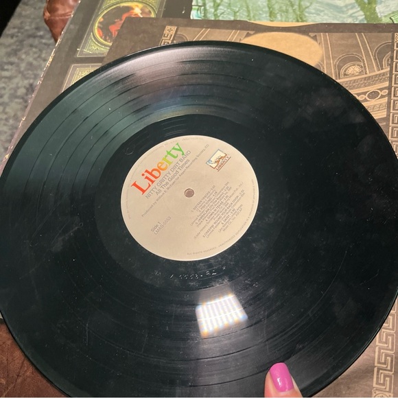 Vintage Album Cover with Floral Design - Picture 8 of 10